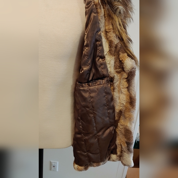 Fuax Fur Vest by Adrienne Landau - Picture 3 of 5